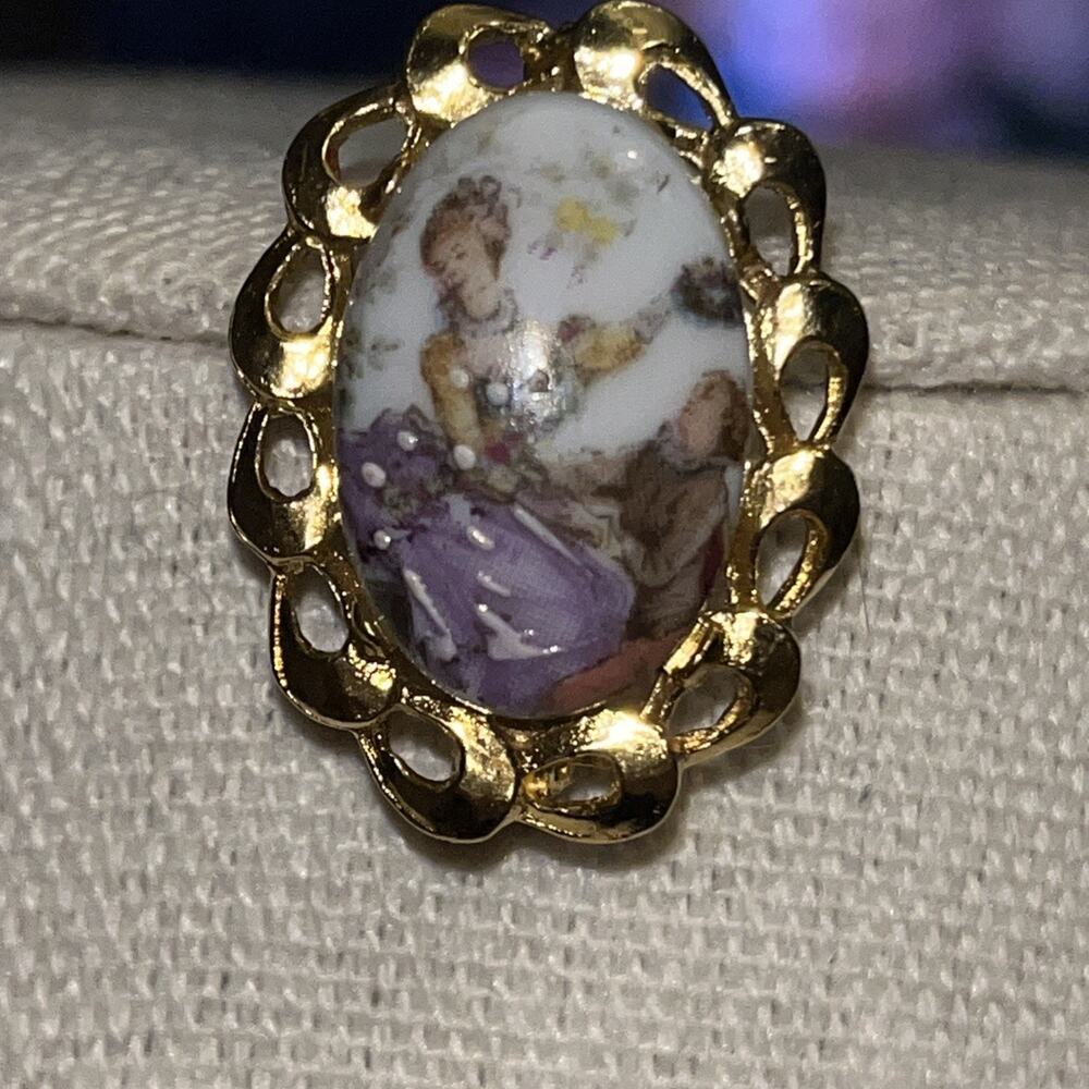 Limoges FRANCE Vintage Porcelain Handpainted Oval Pin Brooch (B2)
